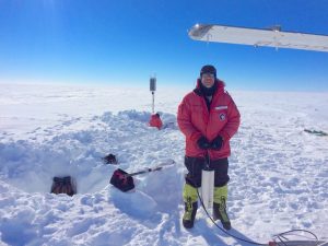 https://news.agu.org/press-release/antarctic-ice-shelf-sings-as-winds-whip-across-its-surface/