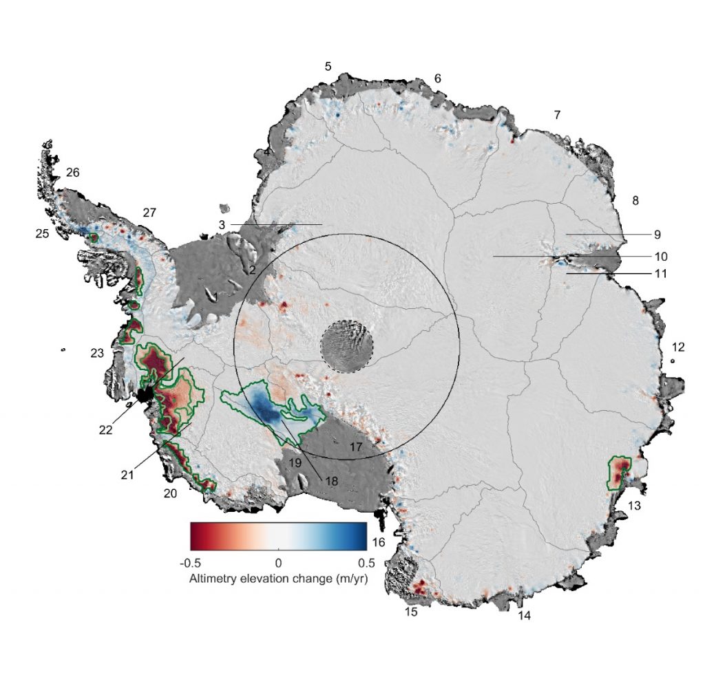 mapa mostra as mudanças na espessura da camada de gelo da Antártida de 1992 a 2017